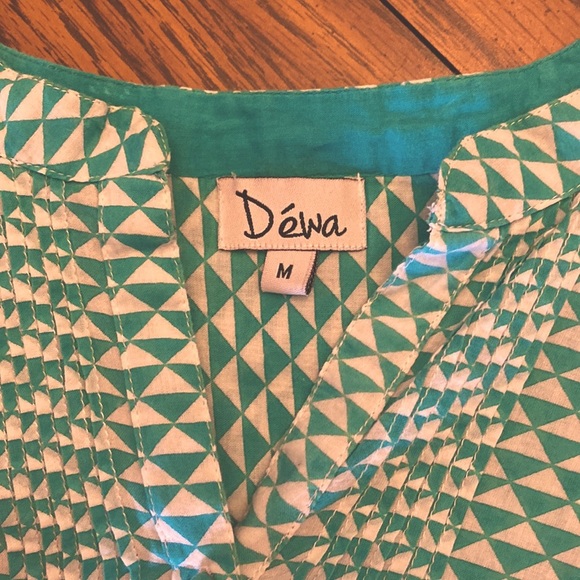 Turquoise and White Split Neck Geometric Print Tunic - Size Medium - Picture 6 of 8